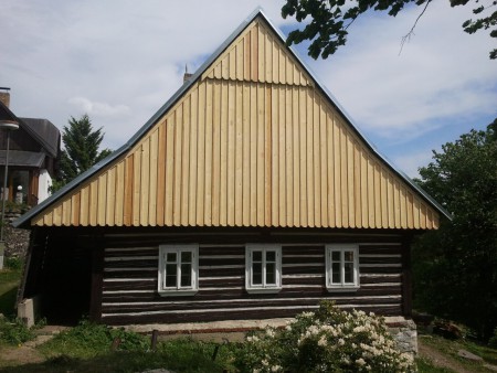 Dřevěné obložení štítu